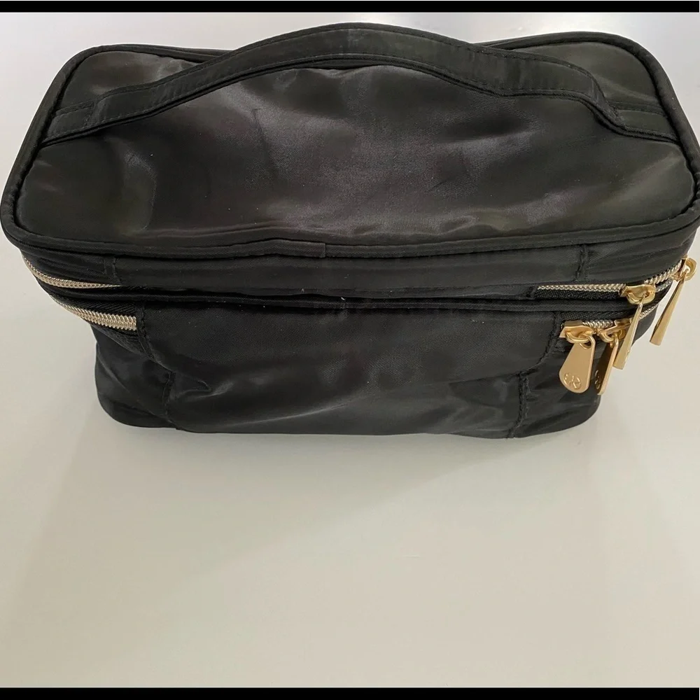 Dual zip black nylon soft side train case